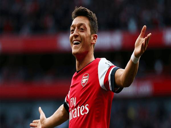 Tiền vệ Arsenal xuất sắc nhất/Mesut Özil