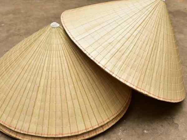 Giải mã giấc mơ thấy cái nón và con số tài lộc may mắn