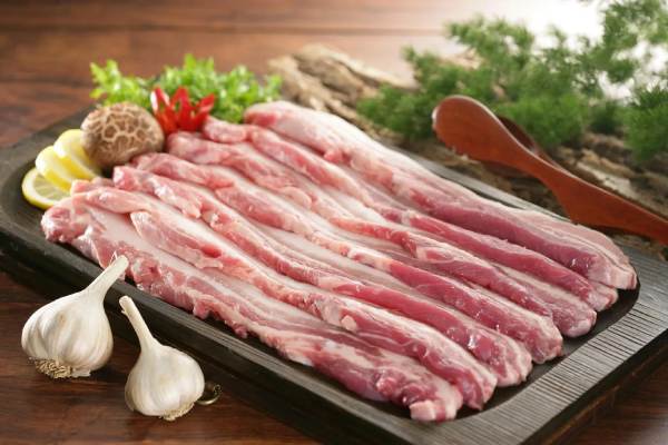 Mơ thấy thịt lợn là điềm hên hay xui cho công việc?