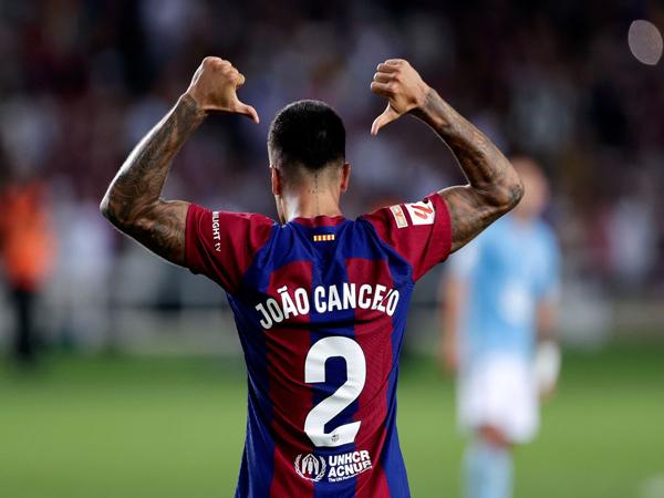 Hậu vệ Barca João Cancelo