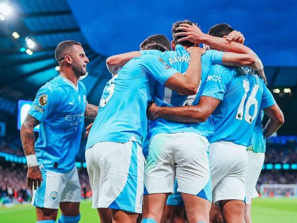 Hàng công Man City lỡ cơ hội trước khung thành